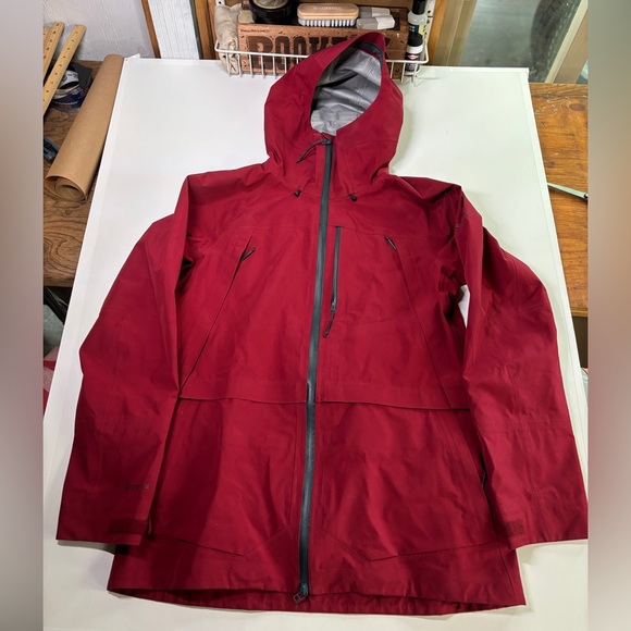 Dakine Women’s Gore-Tex Ski Snowboard Jacket Red Large Waterproof Hooded Shell - Picture 2 of 13
